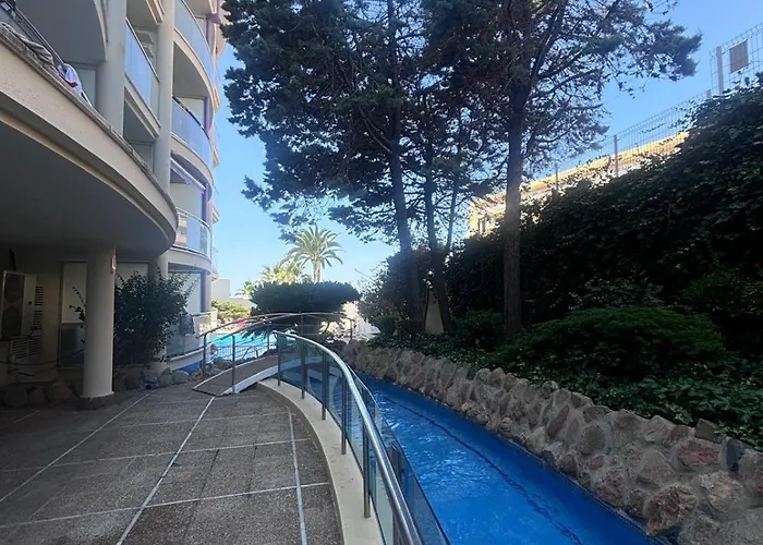 Cala Crancs * Σαλού